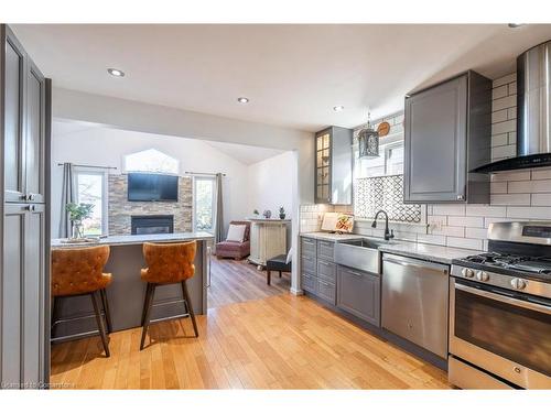 138 Beaverbrook Avenue, Hamilton, ON - Indoor Photo Showing Kitchen With Stainless Steel Kitchen