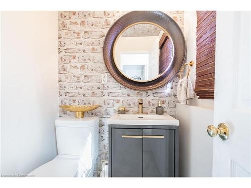 138 Beaverbrook Avenue, Hamilton, ON - Indoor Photo Showing Bathroom