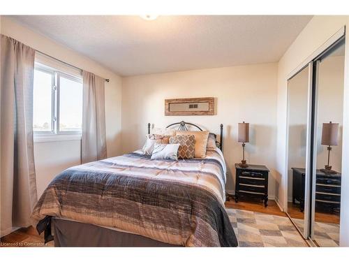 138 Beaverbrook Avenue, Hamilton, ON - Indoor Photo Showing Bedroom