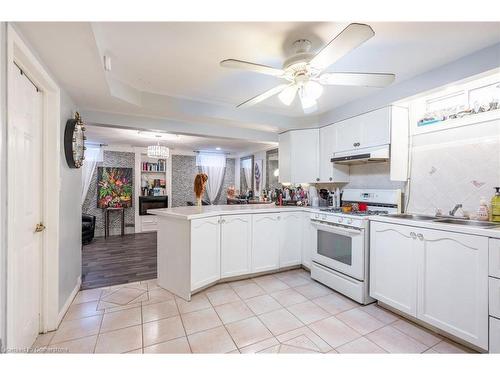 138 Beaverbrook Avenue, Hamilton, ON - Indoor Photo Showing Kitchen