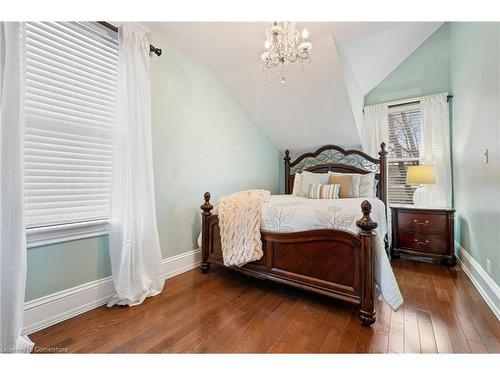 50 Alpine Avenue, Hamilton, ON - Indoor Photo Showing Bedroom