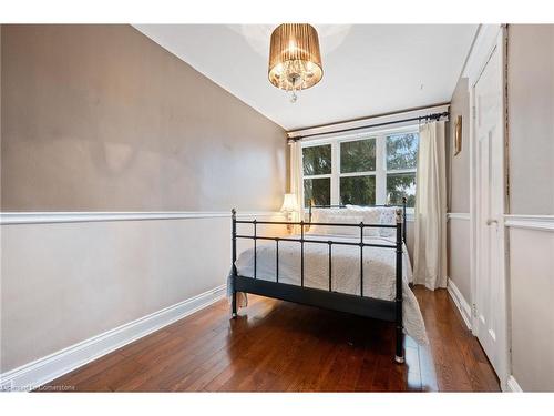 50 Alpine Avenue, Hamilton, ON - Indoor Photo Showing Bedroom