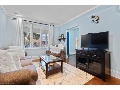 50 Alpine Avenue, Hamilton, ON - Indoor Photo Showing Living Room