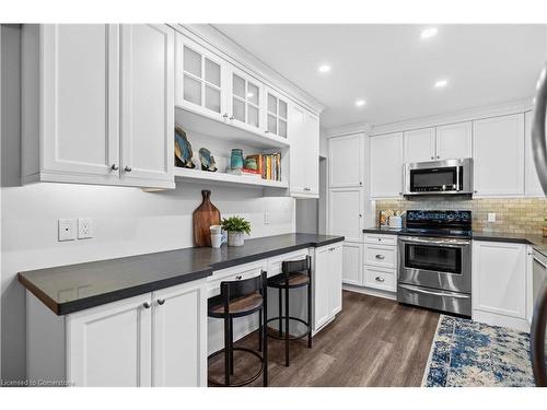 2182 Clarendon Park Drive, Burlington, ON - Indoor Photo Showing Kitchen