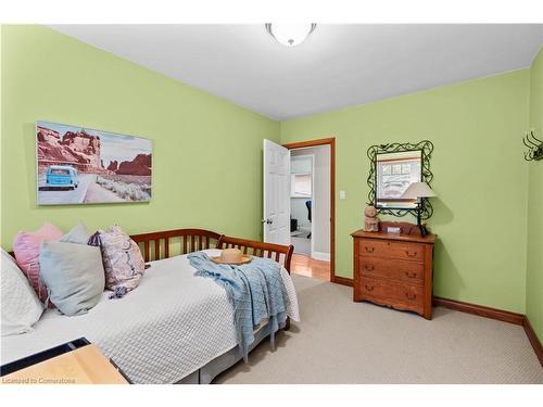 2182 Clarendon Park Drive, Burlington, ON - Indoor Photo Showing Bedroom