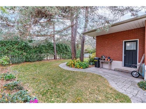 2182 Clarendon Park Drive, Burlington, ON - Outdoor