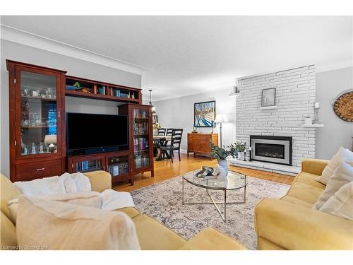 2182 Clarendon Park Drive, Burlington, ON - Indoor Photo Showing Living Room With Fireplace