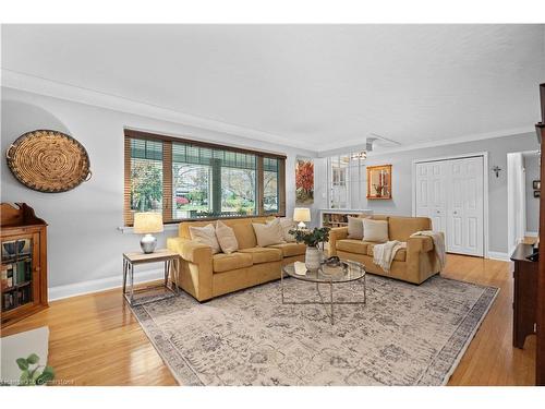 2182 Clarendon Park Drive, Burlington, ON - Indoor Photo Showing Living Room