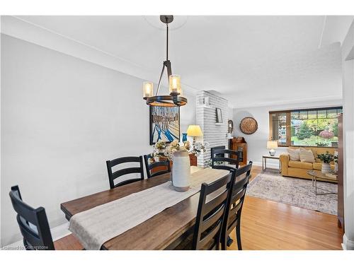 2182 Clarendon Park Drive, Burlington, ON - Indoor Photo Showing Dining Room