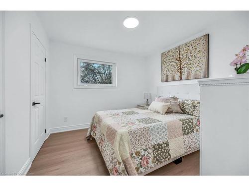 120 Second Road E, Stoney Creek, ON - Indoor Photo Showing Bedroom