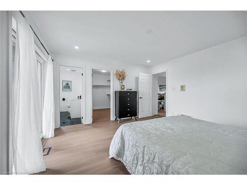 120 Second Road E, Stoney Creek, ON - Indoor Photo Showing Bedroom