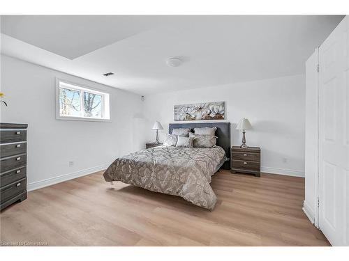 120 Second Road E, Stoney Creek, ON - Indoor Photo Showing Bedroom