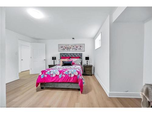 120 Second Road E, Stoney Creek, ON - Indoor Photo Showing Bedroom