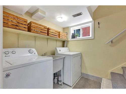 131 Arkell Street, Hamilton, ON - Indoor Photo Showing Laundry Room