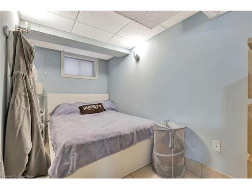 131 Arkell Street, Hamilton, ON - Indoor Photo Showing Bedroom