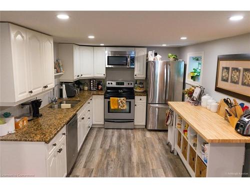 213 Concession 4 Road W, Hamilton, ON - Indoor Photo Showing Kitchen With Double Sink