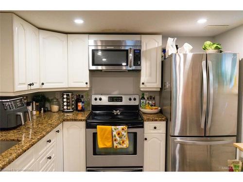 213 Concession 4 Road W, Hamilton, ON - Indoor Photo Showing Kitchen