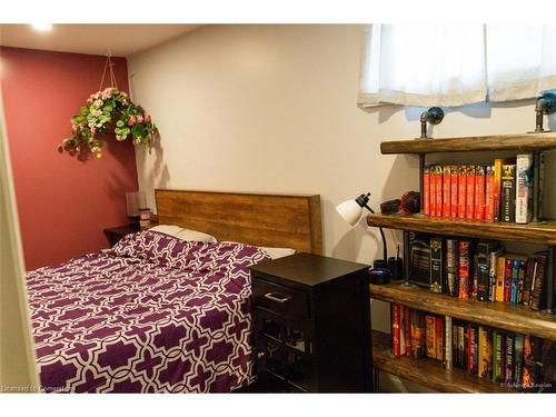 213 Concession 4 Road W, Hamilton, ON - Indoor Photo Showing Bedroom