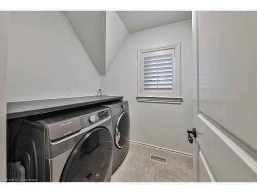 1359 Sedgewick Crescent, Oakville, ON - Indoor Photo Showing Laundry Room