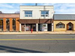 1221-1223 Main Street E Hamilton, ON L8K 1A5