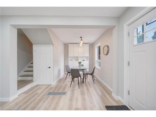 98 Cope Street, Hamilton, ON - Indoor Photo Showing Dining Room