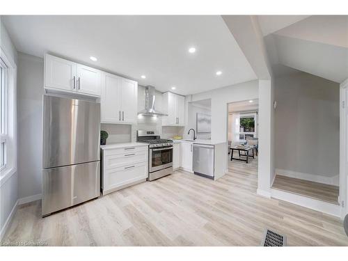 98 Cope Street, Hamilton, ON - Indoor Photo Showing Kitchen