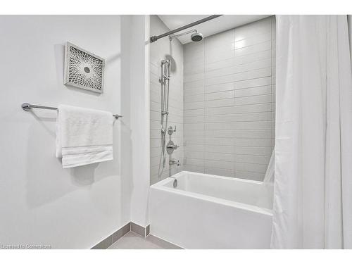 1011-21 Park Street, Mississauga, ON - Indoor Photo Showing Bathroom