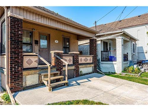 152 Beach Road, Hamilton, ON - Outdoor With Deck Patio Veranda With Facade