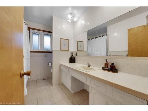 31 Owen Place, Hamilton, ON - Indoor Photo Showing Bathroom