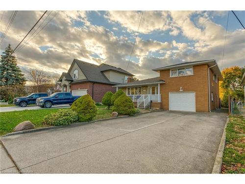 31 Owen Place, Hamilton, ON - Outdoor With Facade