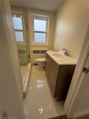 15-1759 King Street E, Hamilton, ON - Indoor Photo Showing Bathroom