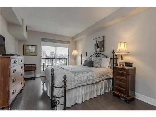 311-430 Pearl Street, Burlington, ON - Indoor Photo Showing Bedroom