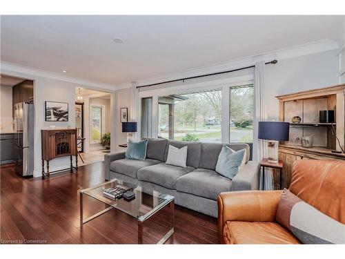 207 West River Road, Cambridge, ON - Indoor Photo Showing Living Room