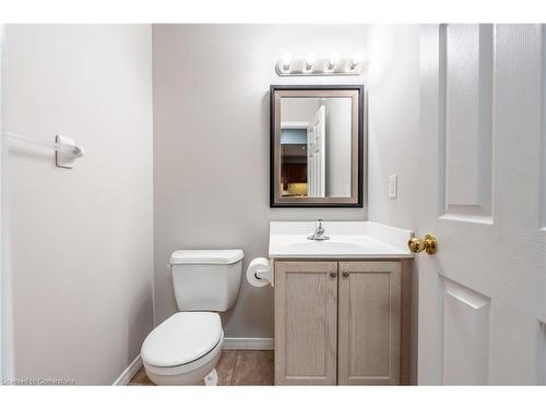 207-4000 Creekside Drive, Dundas, ON - Indoor Photo Showing Bathroom