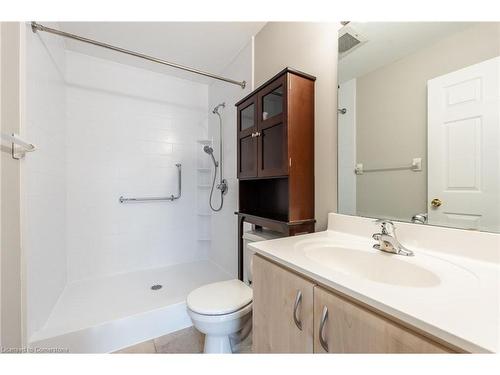 207-4000 Creekside Drive, Dundas, ON - Indoor Photo Showing Bathroom