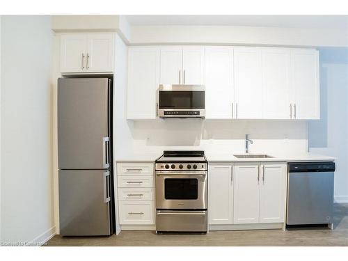 1111-212 King William Street, Hamilton, ON - Indoor Photo Showing Kitchen With Stainless Steel Kitchen