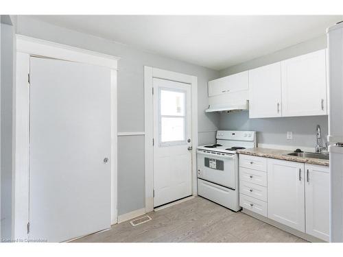 289 Roxborough Avenue, Hamilton, ON - Indoor Photo Showing Kitchen