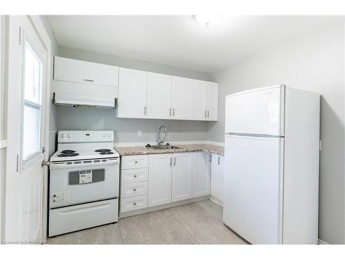 289 Roxborough Avenue, Hamilton, ON - Indoor Photo Showing Kitchen