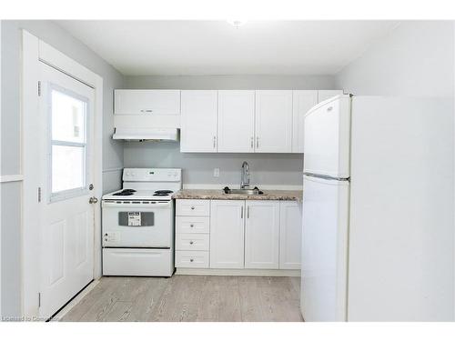 289 Roxborough Avenue, Hamilton, ON - Indoor Photo Showing Kitchen