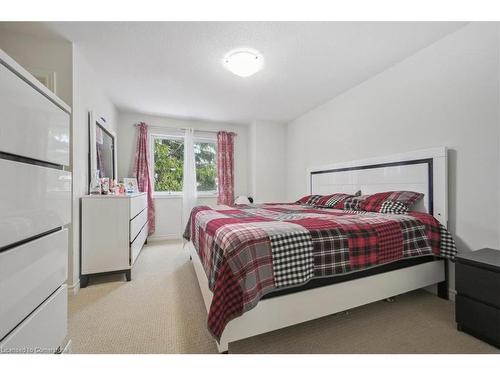 235 Stone Church Road E, Hamilton, ON - Indoor Photo Showing Bedroom