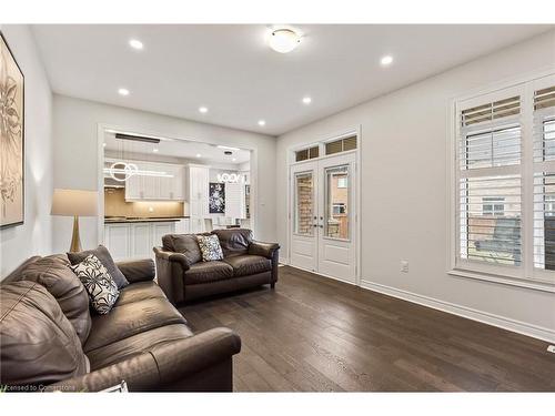 3298 Charles Fay Pass, Oakville, ON - Indoor Photo Showing Living Room