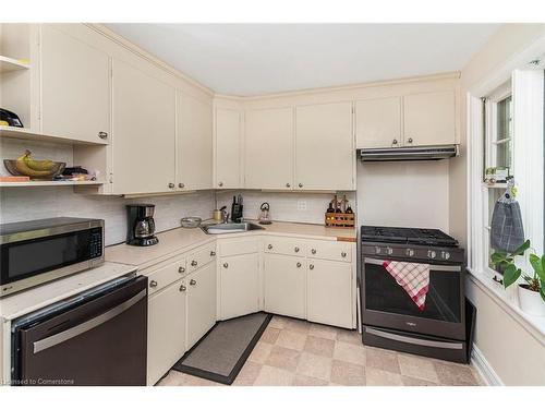 2 Mountain Brow Boulevard, Hamilton, ON - Indoor Photo Showing Kitchen