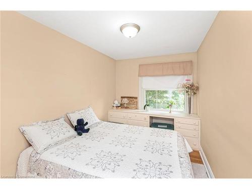 2 Mountain Brow Boulevard, Hamilton, ON - Indoor Photo Showing Bedroom