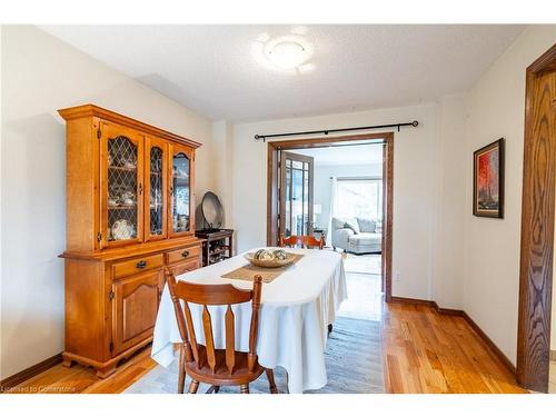 3210 Victoria Street, Oakville, ON - Indoor Photo Showing Dining Room