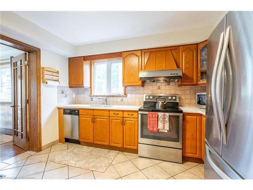 3210 Victoria Street, Oakville, ON - Indoor Photo Showing Kitchen