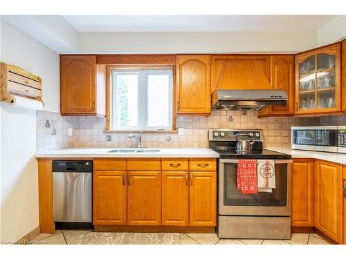 3210 Victoria Street, Oakville, ON - Indoor Photo Showing Kitchen With Double Sink