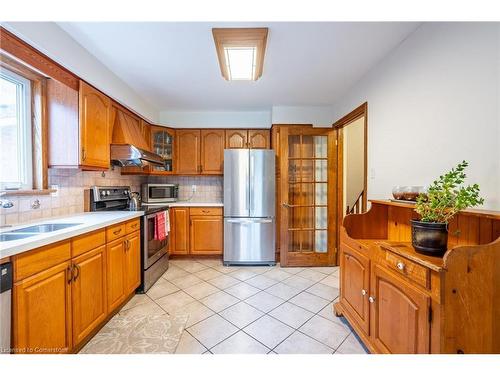 3210 Victoria Street, Oakville, ON - Indoor Photo Showing Kitchen With Double Sink