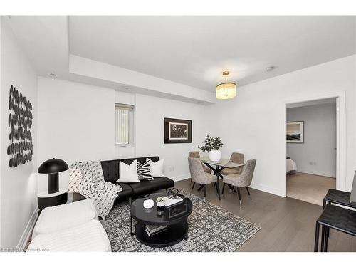 302-58 Macaulay Avenue, Toronto, ON - Indoor Photo Showing Living Room