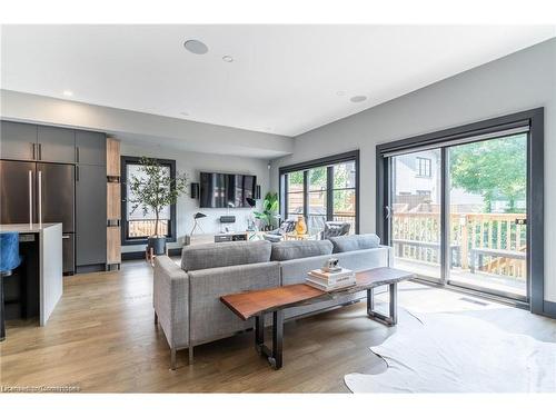 46 Jarvis Street, Brantford, ON - Indoor Photo Showing Living Room