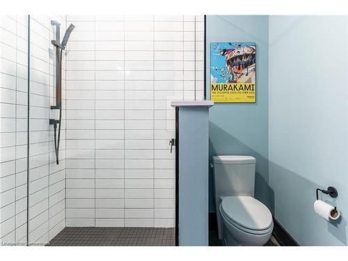 46 Jarvis Street, Brantford, ON - Indoor Photo Showing Bathroom